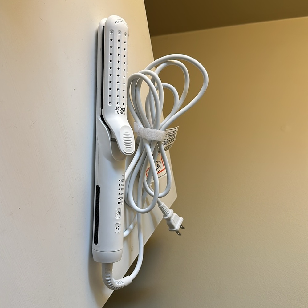 Bondi Boost Airburst Styler, New - Picture 3 of 6